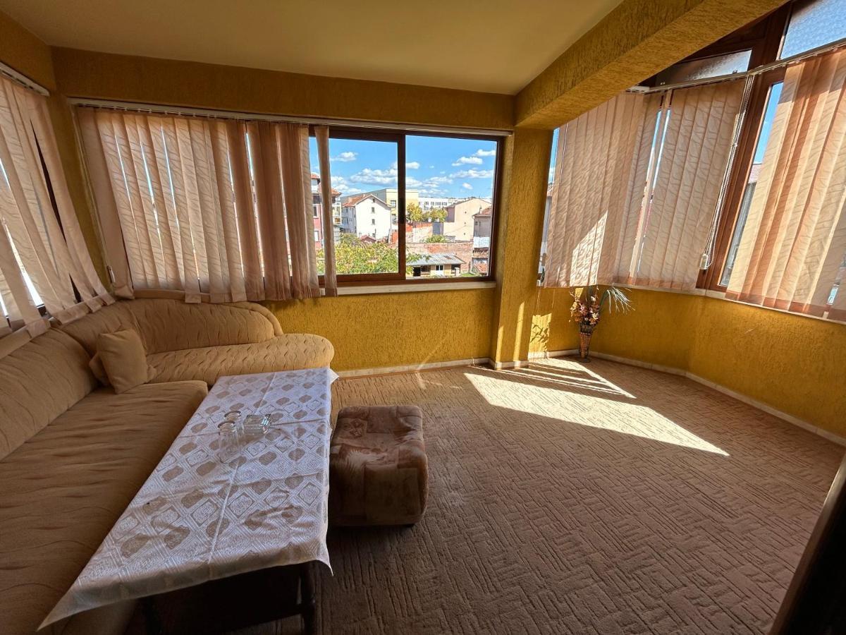 Hotel Rade 2 Vratsa ภายนอก รูปภาพ